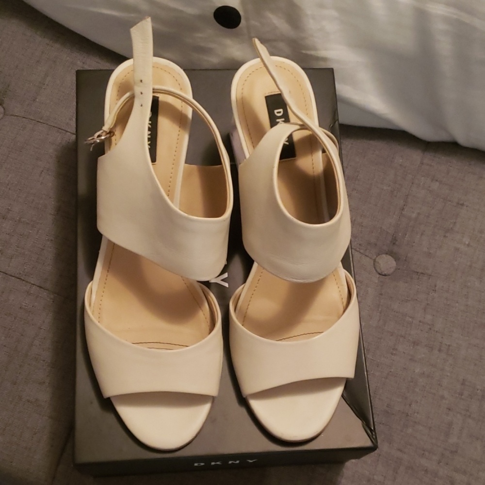 Sandals - Picture 2 of 3